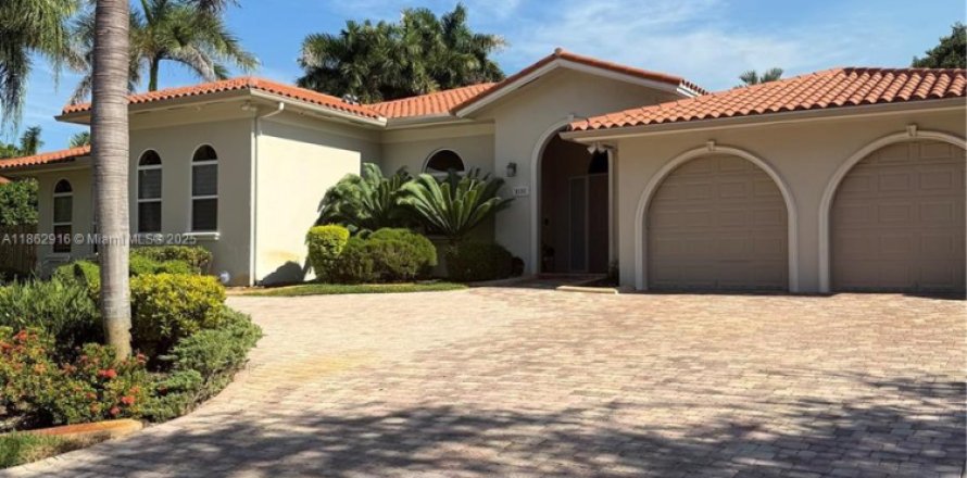 House in Palmetto Bay, Florida 4 bedrooms, 282.05 sq.m. № 1890159