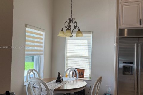 House in Palmetto Bay, Florida 4 bedrooms, 282.05 sq.m. № 1890159 - photo 26