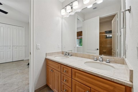 Casa en venta en Palmetto Bay, Florida, 4 dormitorios, 282.05 m2 № 1890159 - foto 24