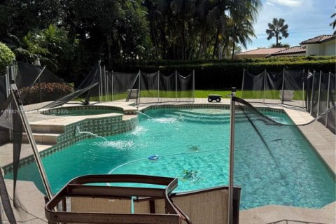 House in Palmetto Bay, Florida 4 bedrooms, 282.05 sq.m. № 1890159 - photo 24