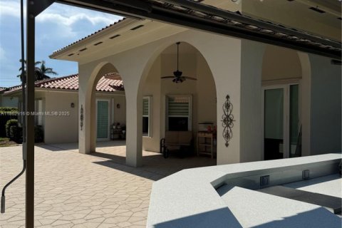 House in Palmetto Bay, Florida 4 bedrooms, 282.05 sq.m. № 1890159 - photo 22