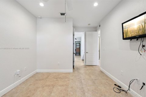 Casa en venta en Palmetto Bay, Florida, 4 dormitorios, 282.05 m2 № 1890159 - foto 27