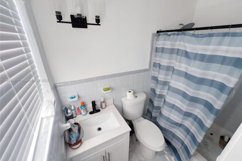 Casa en venta en Lauderhill, Florida, 4 dormitorios, 139.54 m2 № 2066550 - foto 19