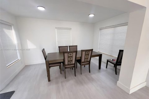 Casa en venta en Lauderhill, Florida, 4 dormitorios, 139.54 m2 № 2066550 - foto 7