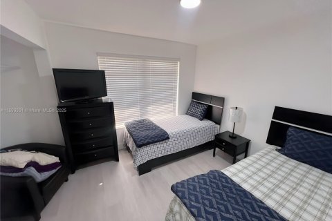 Casa en venta en Lauderhill, Florida, 4 dormitorios, 139.54 m2 № 2066550 - foto 15