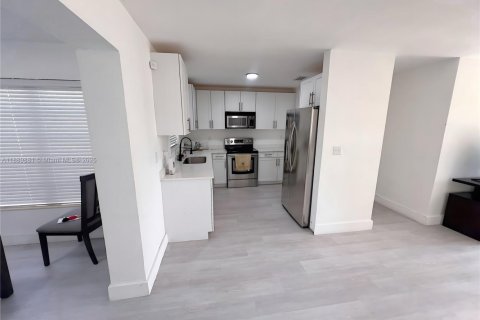 Casa en venta en Lauderhill, Florida, 4 dormitorios, 139.54 m2 № 2066550 - foto 4