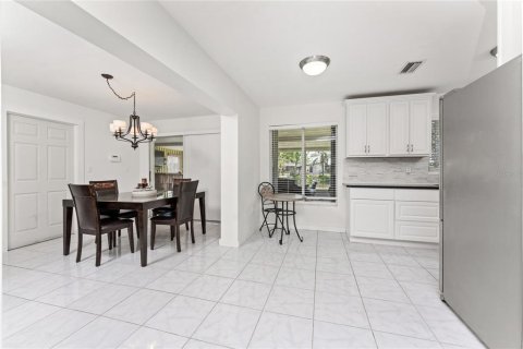 House in Punta Gorda, Florida 3 bedrooms, 108.97 sq.m. № 1719659 - photo 6
