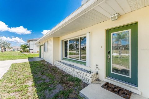 House in Punta Gorda, Florida 3 bedrooms, 108.97 sq.m. № 1719659 - photo 3