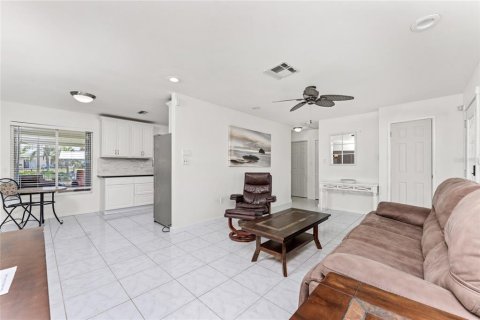 House in Punta Gorda, Florida 3 bedrooms, 108.97 sq.m. № 1719659 - photo 5