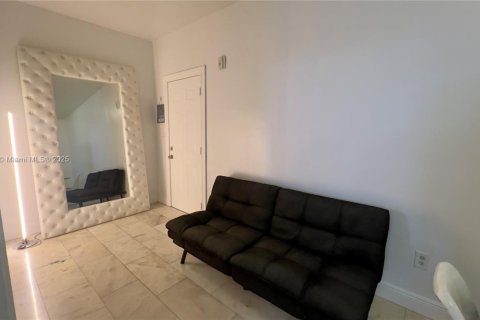 Снять в аренду кондоминиум в Майами-Бич, Флорида 1 спальня, 41.81м2, № 1967543 - фото 4