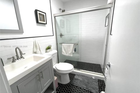 Villa ou maison à louer à Miami, Floride: 3 chambres, 108.32 m2 № 2030019 - photo 5
