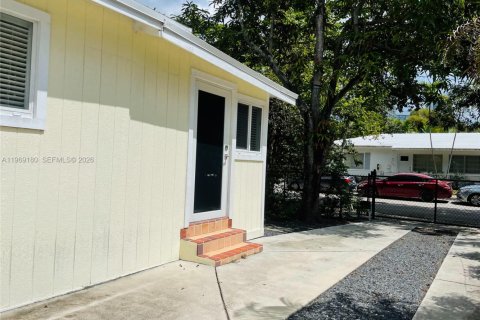 Villa ou maison à louer à Miami, Floride: 3 chambres, 108.32 m2 № 2030019 - photo 18