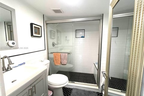 Villa ou maison à louer à Miami, Floride: 3 chambres, 108.32 m2 № 2030019 - photo 6