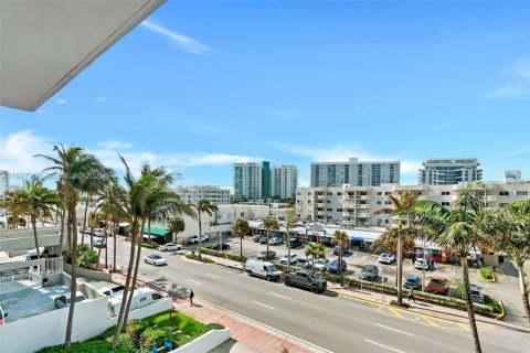 Condominio en alquiler en Miami Beach, Florida, 2 dormitorios, 96.15 m2 № 2055546 - foto 14
