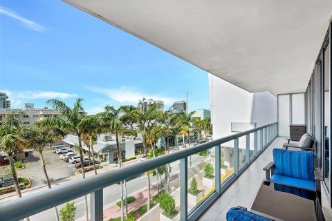 Condominio en alquiler en Miami Beach, Florida, 2 dormitorios, 96.15 m2 № 2055546 - foto 13