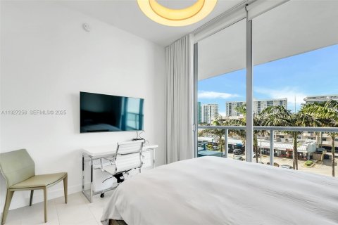 Condominio en alquiler en Miami Beach, Florida, 2 dormitorios, 96.15 m2 № 2055546 - foto 12