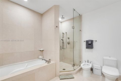 Condominio en alquiler en Miami Beach, Florida, 2 dormitorios, 96.15 m2 № 2055546 - foto 9