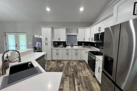 House in Ocala, Florida 4 bedrooms, 174.66 sq.m. № 1714003 - photo 8