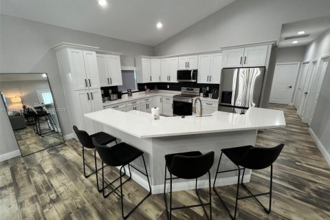 House in Ocala, Florida 4 bedrooms, 174.66 sq.m. № 1714003 - photo 7