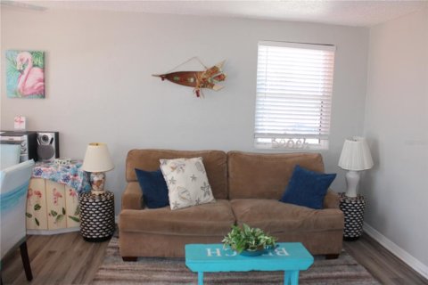 Condo in Saint Pete Beach, Florida, 1 bedroom  № 1803702 - photo 7
