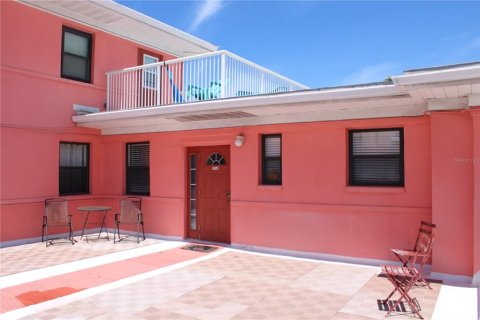 Condo in Saint Pete Beach, Florida, 1 bedroom  № 1803702 - photo 3
