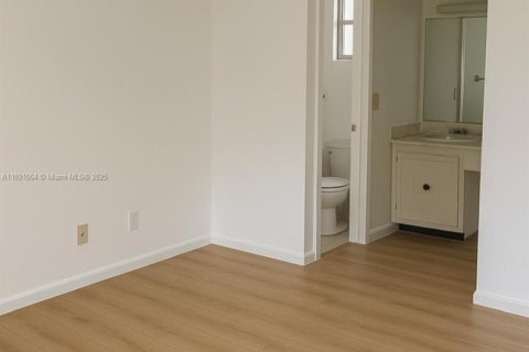Condo in Davie, Florida, 2 bedrooms  № 1944513 - photo 9