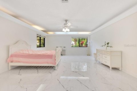 House in Longwood, Florida 5 bedrooms, 390.19 sq.m. № 1719003 - photo 17