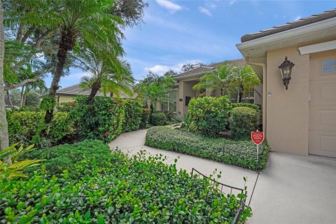 Villa ou maison à vendre à Sarasota, Floride: 3 chambres, 224.92 m2 № 2415554 - photo 3