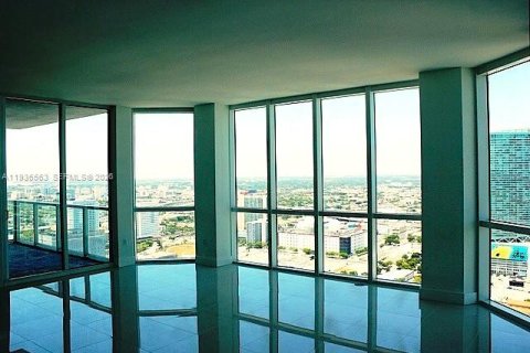 Condominio en venta en Miami, Florida, 3 dormitorios, 166.76 m2 № 2000404 - foto 10