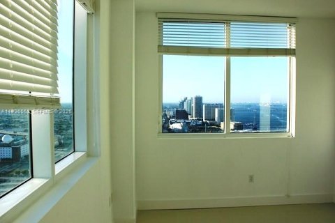 Condominio en venta en Miami, Florida, 3 dormitorios, 166.76 m2 № 2000404 - foto 19