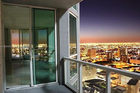 Condominio en venta en Miami, Florida, 3 dormitorios, 166.76 m2 № 2000404 - foto 5