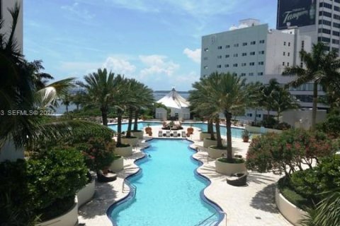 Condominio en venta en Miami, Florida, 3 dormitorios, 166.76 m2 № 2000404 - foto 23