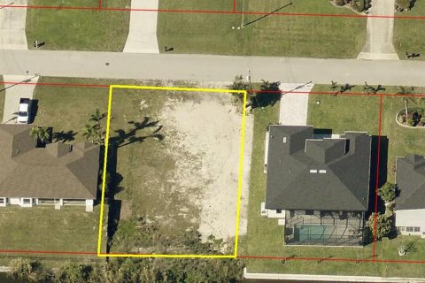 Terreno en venta en Cape Coral, Florida № 1718930 - foto 1
