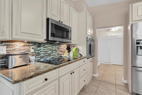 Casa en venta en Gulfport, Florida, 5 dormitorios, 199.83 m2 № 1918387 - foto 8