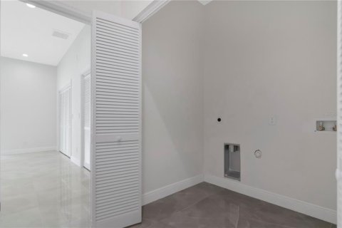 House in Tampa, Florida 3 bedrooms, 227.8 sq.m. № 2127381 - photo 24