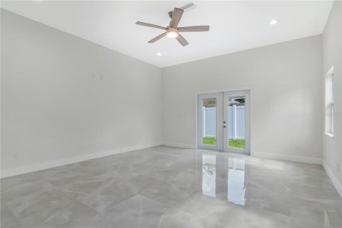 House in Tampa, Florida 3 bedrooms, 227.8 sq.m. № 2127381 - photo 18