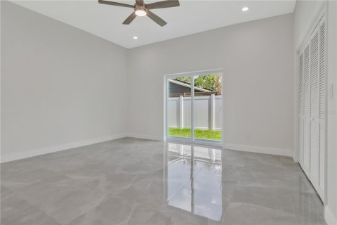 House in Tampa, Florida 3 bedrooms, 227.8 sq.m. № 2127381 - photo 25
