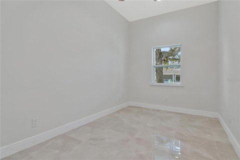 House in Tampa, Florida 3 bedrooms, 227.8 sq.m. № 2127381 - photo 21