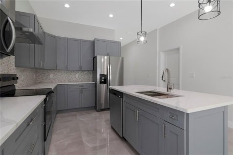 House in Tampa, Florida 3 bedrooms, 227.8 sq.m. № 2127381 - photo 11
