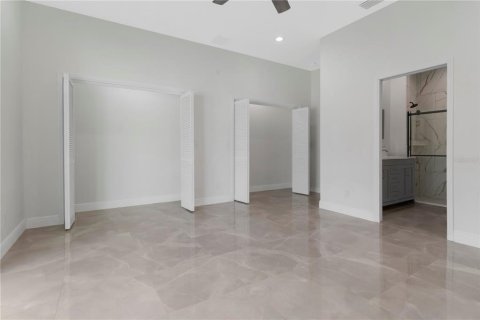 House in Tampa, Florida 3 bedrooms, 227.8 sq.m. № 2127381 - photo 28