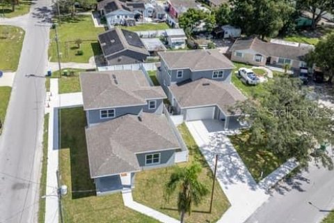 House in Tampa, Florida 3 bedrooms, 227.8 sq.m. № 2127381 - photo 5