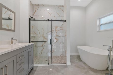 House in Tampa, Florida 3 bedrooms, 227.8 sq.m. № 2127381 - photo 29