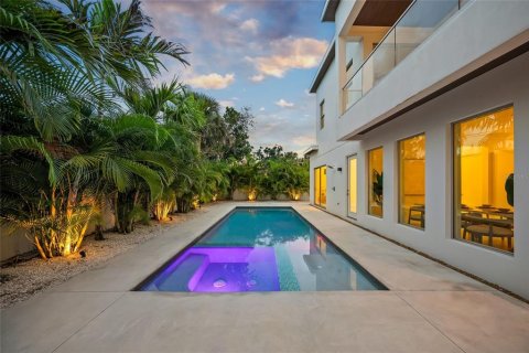 House in Sarasota, Florida 6 bedrooms, 365.2 sq.m. № 2266261 - photo 28