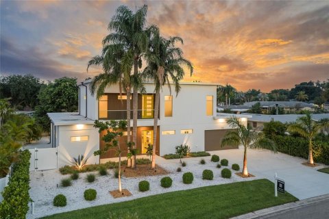 House in Sarasota, Florida 6 bedrooms, 365.2 sq.m. № 2266261 - photo 25