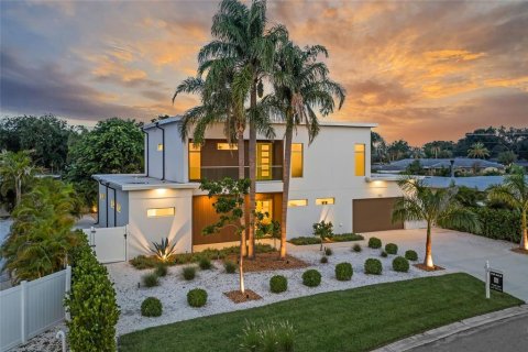 House in Sarasota, Florida 6 bedrooms, 365.2 sq.m. № 2266261 - photo 27