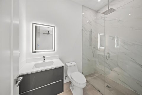 House in Sarasota, Florida 6 bedrooms, 365.2 sq.m. № 2266261 - photo 22