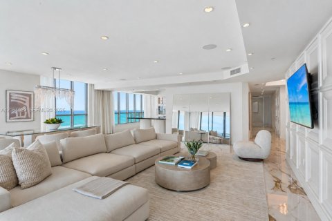 Copropriété à vendre à Hollywood, Floride: 3 chambres, 265.42 m2 № 2278943 - photo 2