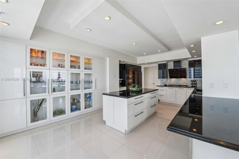 Copropriété à vendre à Hollywood, Floride: 3 chambres, 265.42 m2 № 2278943 - photo 9