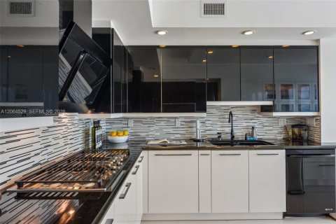 Copropriété à vendre à Hollywood, Floride: 3 chambres, 265.42 m2 № 2278943 - photo 13