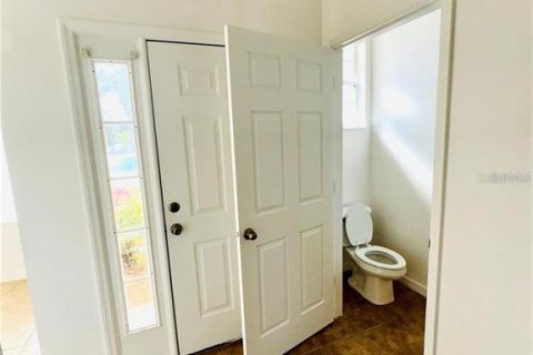 Townhouse in Kissimmee, Florida 3 bedrooms, 136.38 sq.m. № 2283727 - photo 3